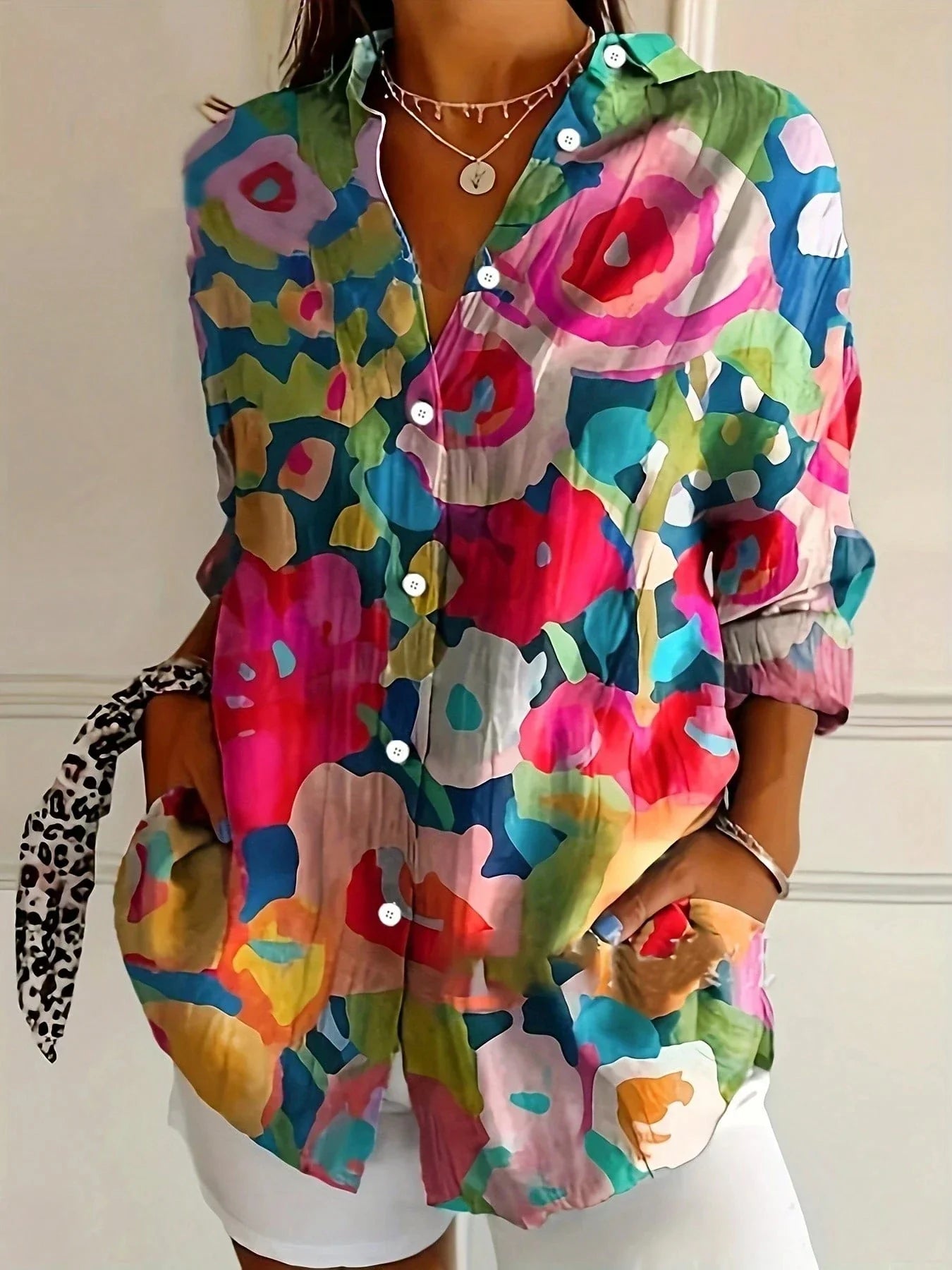 Liora | Colorful blouse with playful print