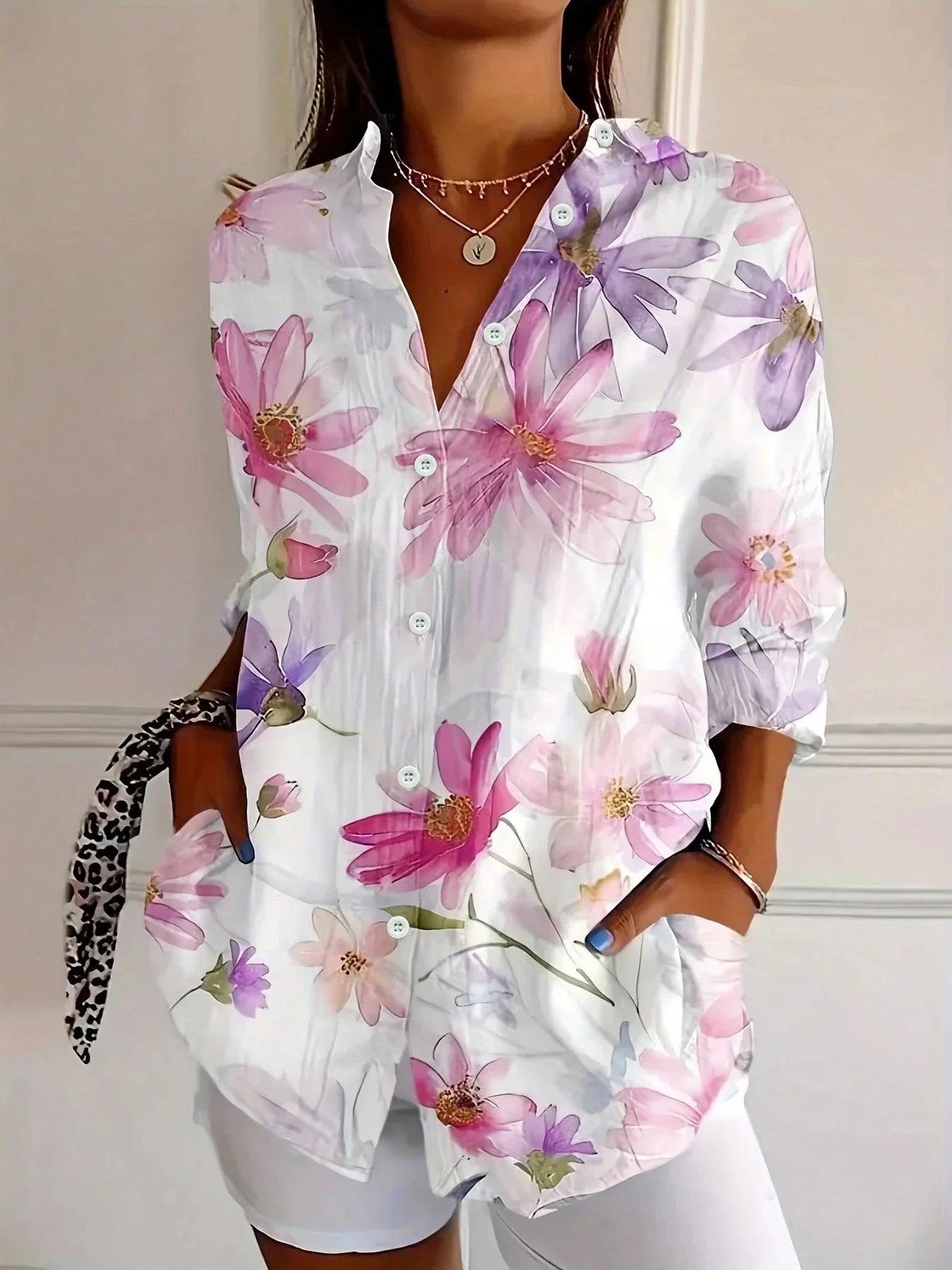 Liora | Colorful blouse with playful print
