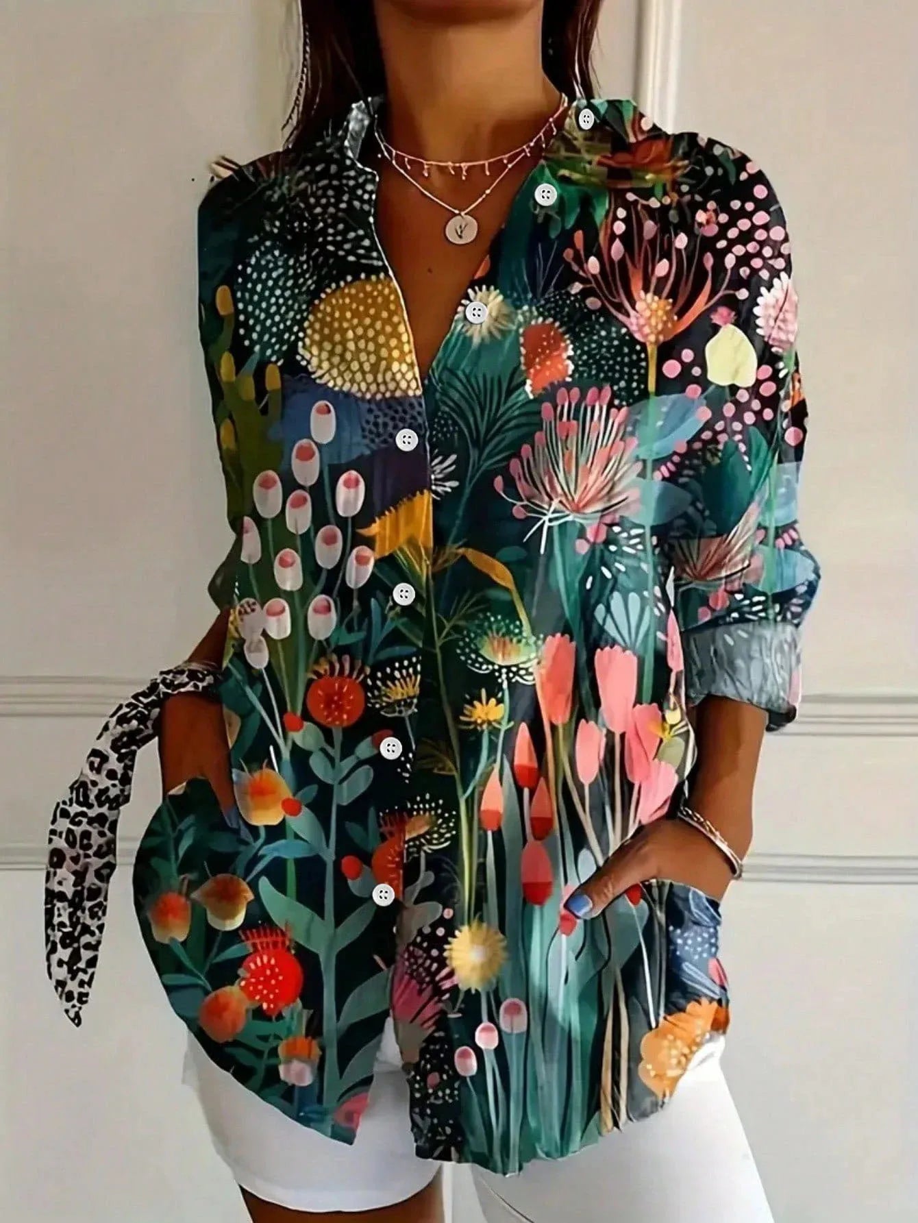 Liora | Colorful blouse with playful print
